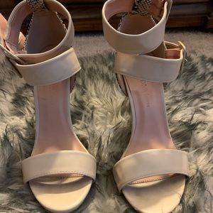 Cream Snake skin heel